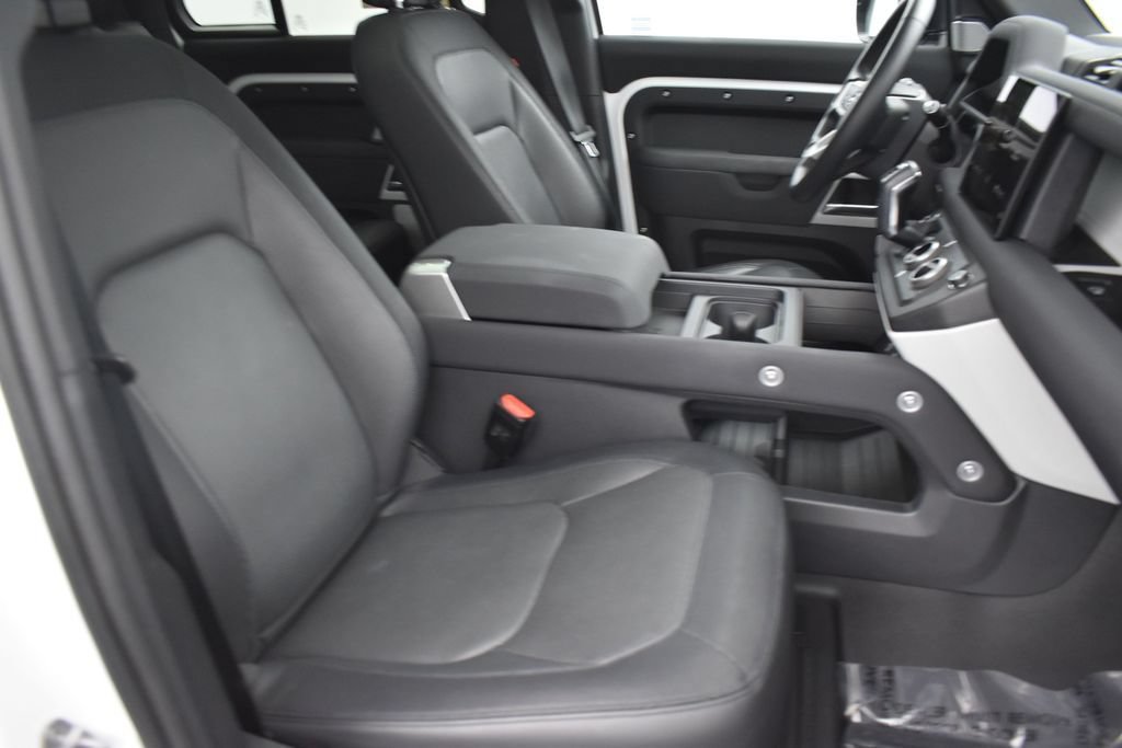 Used 2023 Land Rover Defender 130 X-Dynamic SE AWD/4WD image 34