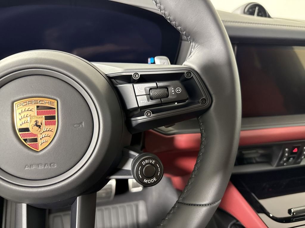 New 2026 Porsche Cayenne GTS image 39