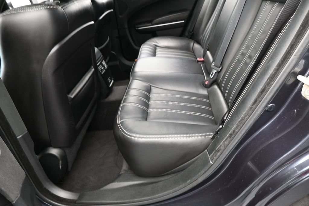 Used 2018 Chrysler 300 S w/ 300S Premium Group RWD image 34