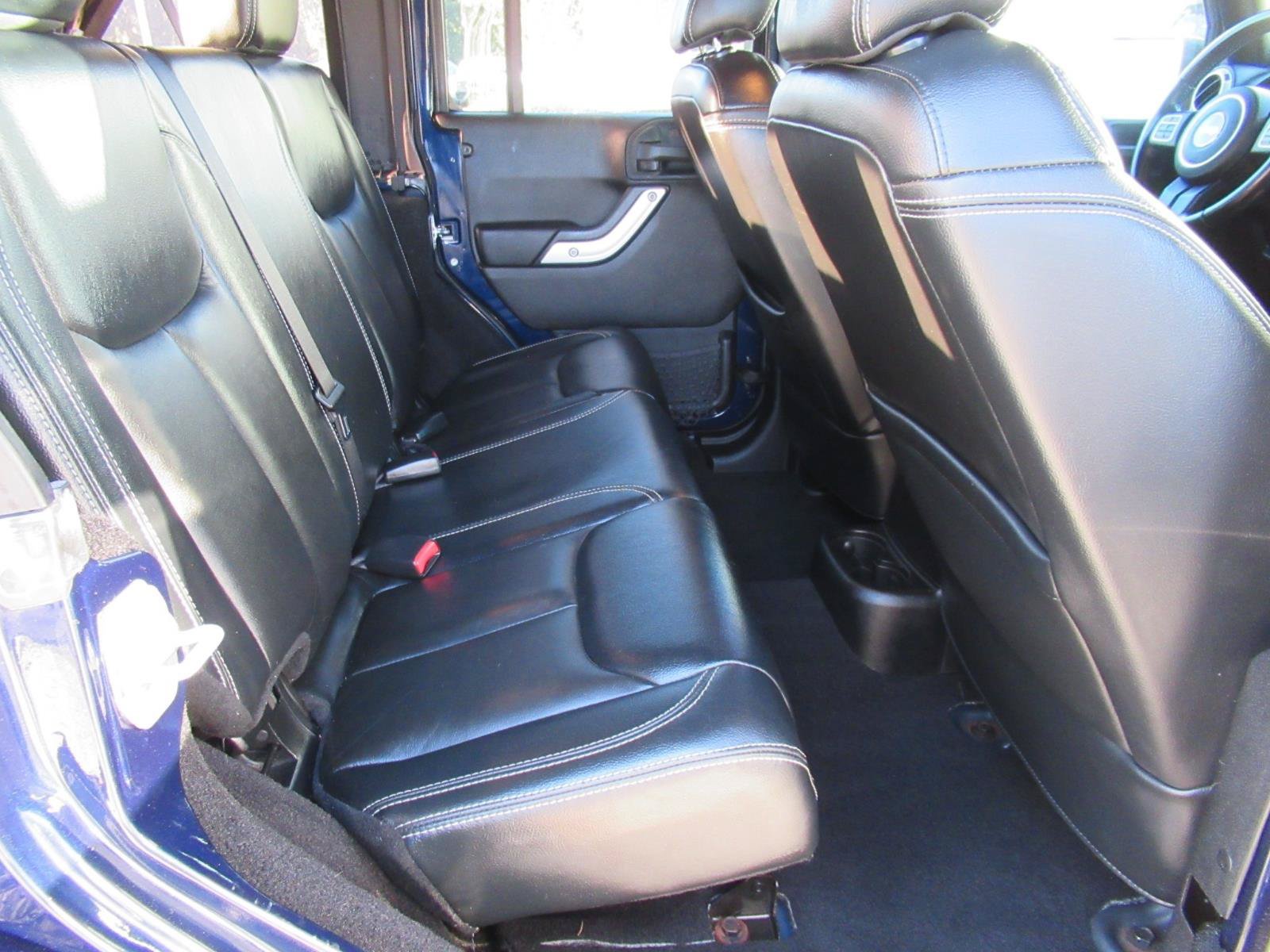 Used 2013 Jeep Wrangler Unlimited Sahara w/ Connectivity Group AWD/4WD image 31