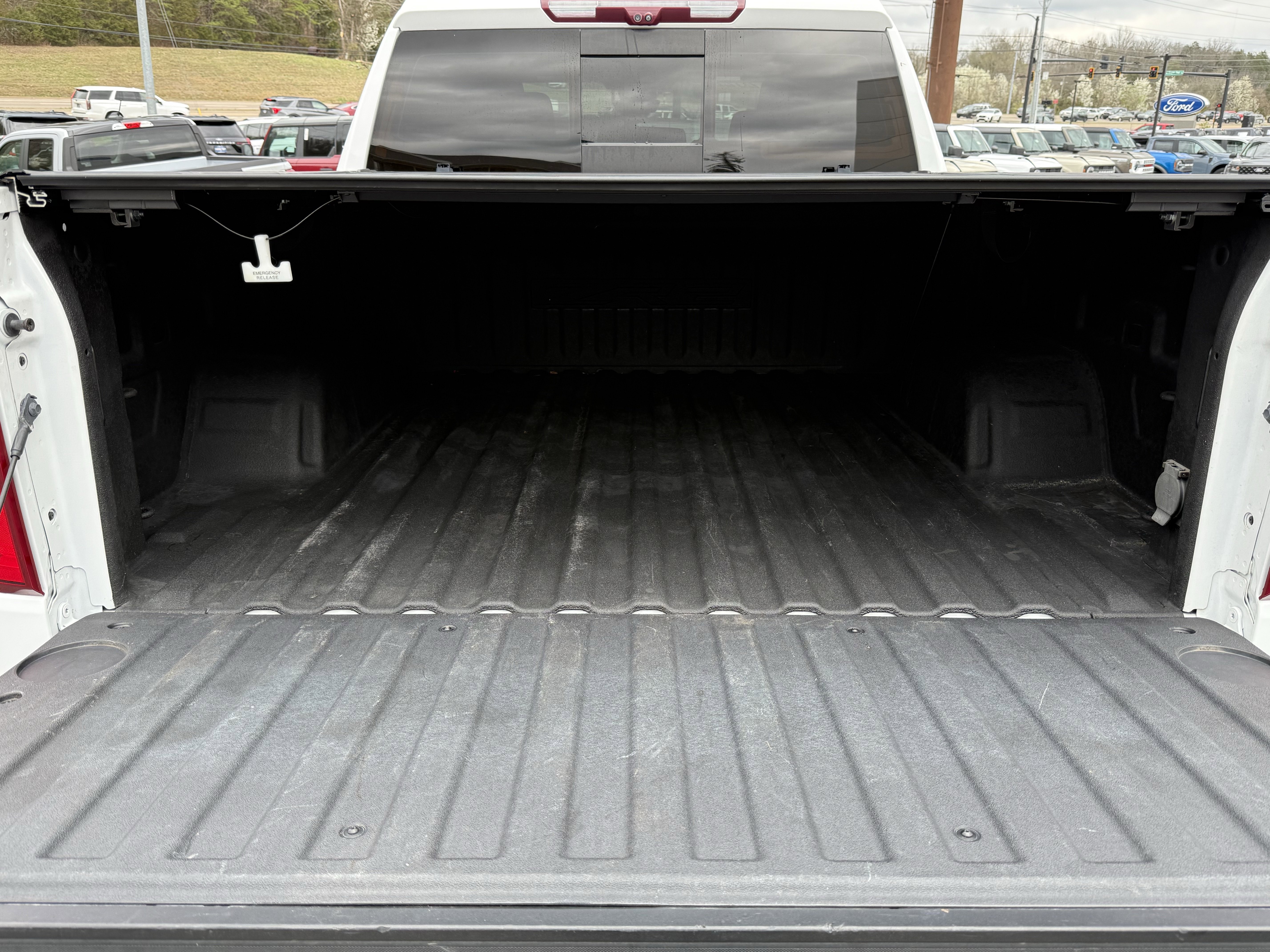 Used 2022 Chevrolet Silverado 1500 ZR2 w/ Technology Package image 13