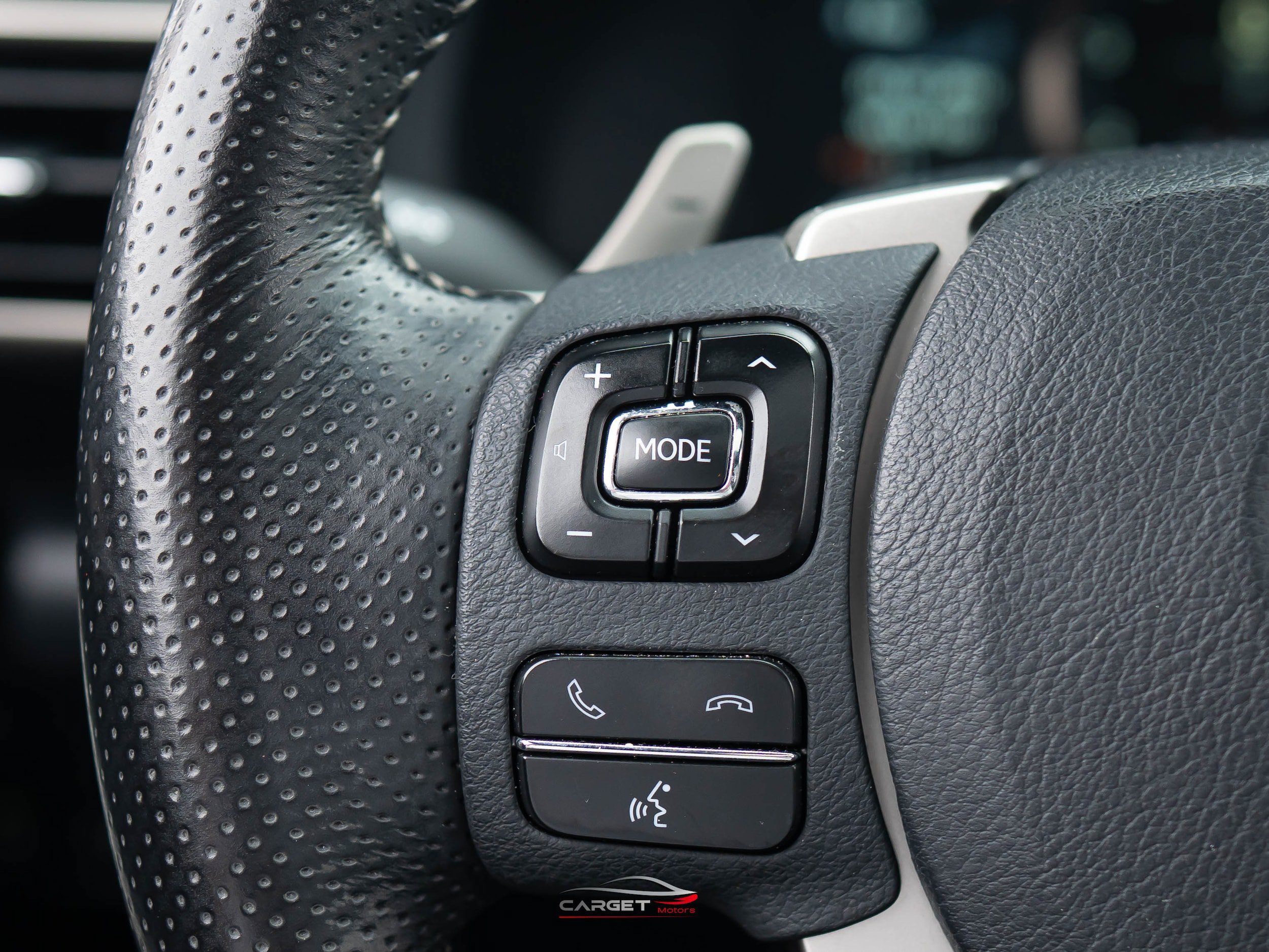 Used 2019 Lexus IS 300 F Sport w/ F Sport Package RWD image 24