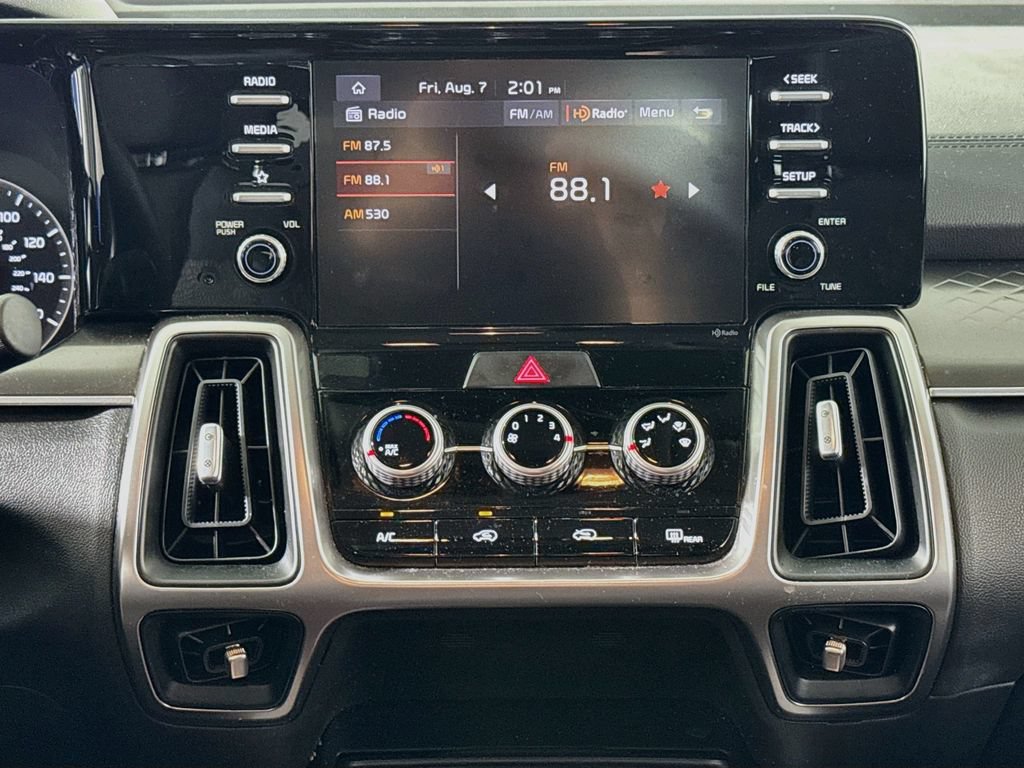 Used 2023 Kia Sorento LX AWD/4WD image 14