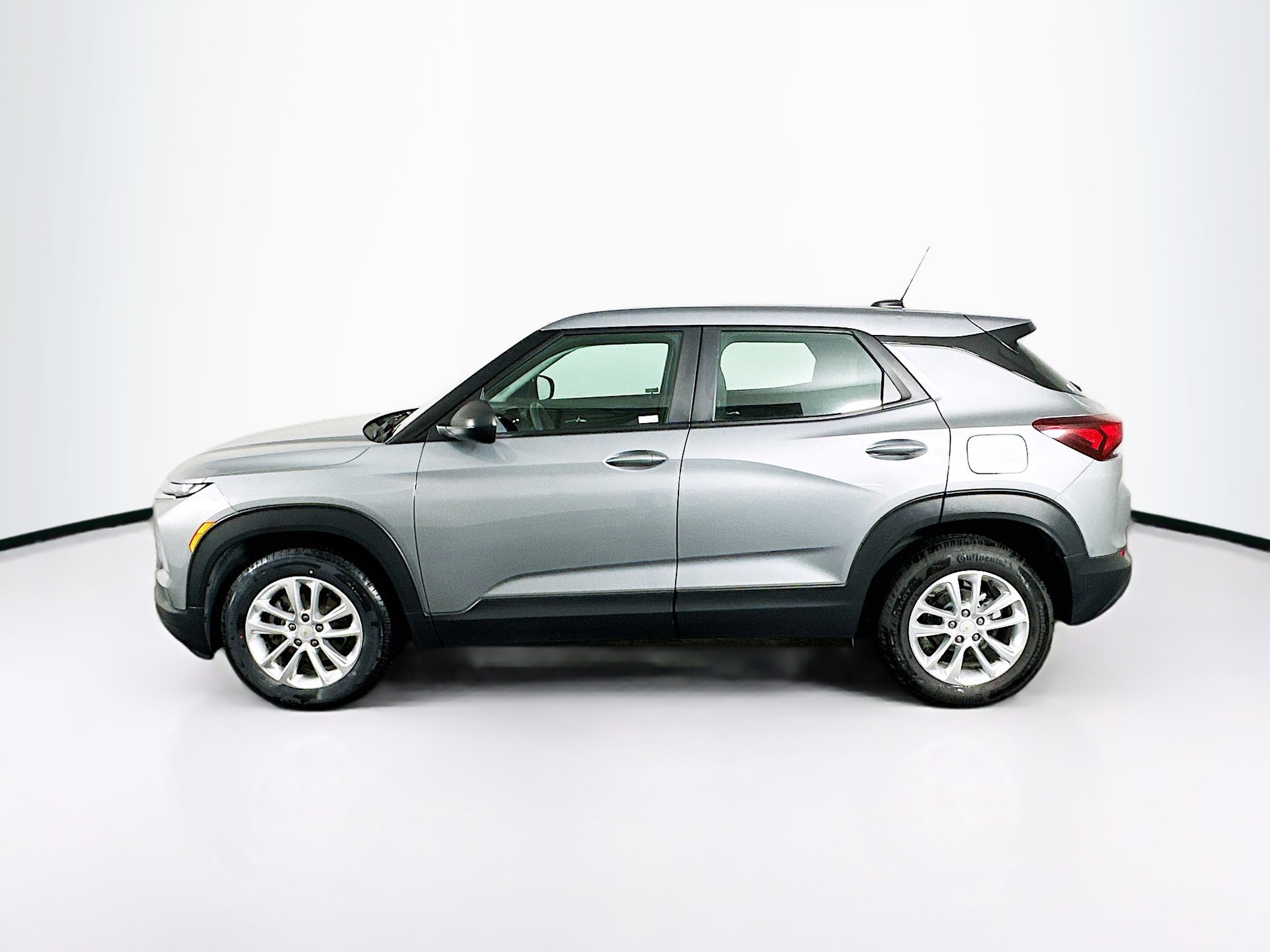 Used 2024 Chevrolet TrailBlazer LS image 4