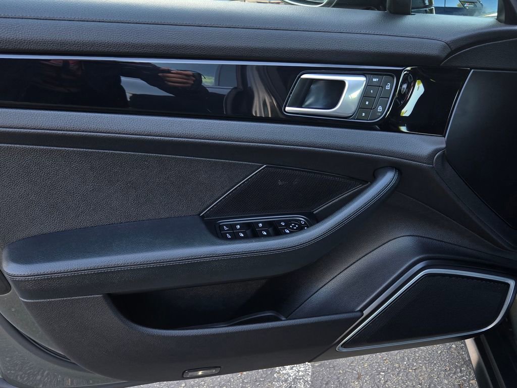 Used 2022 Porsche Panamera Platinum Edition image 14