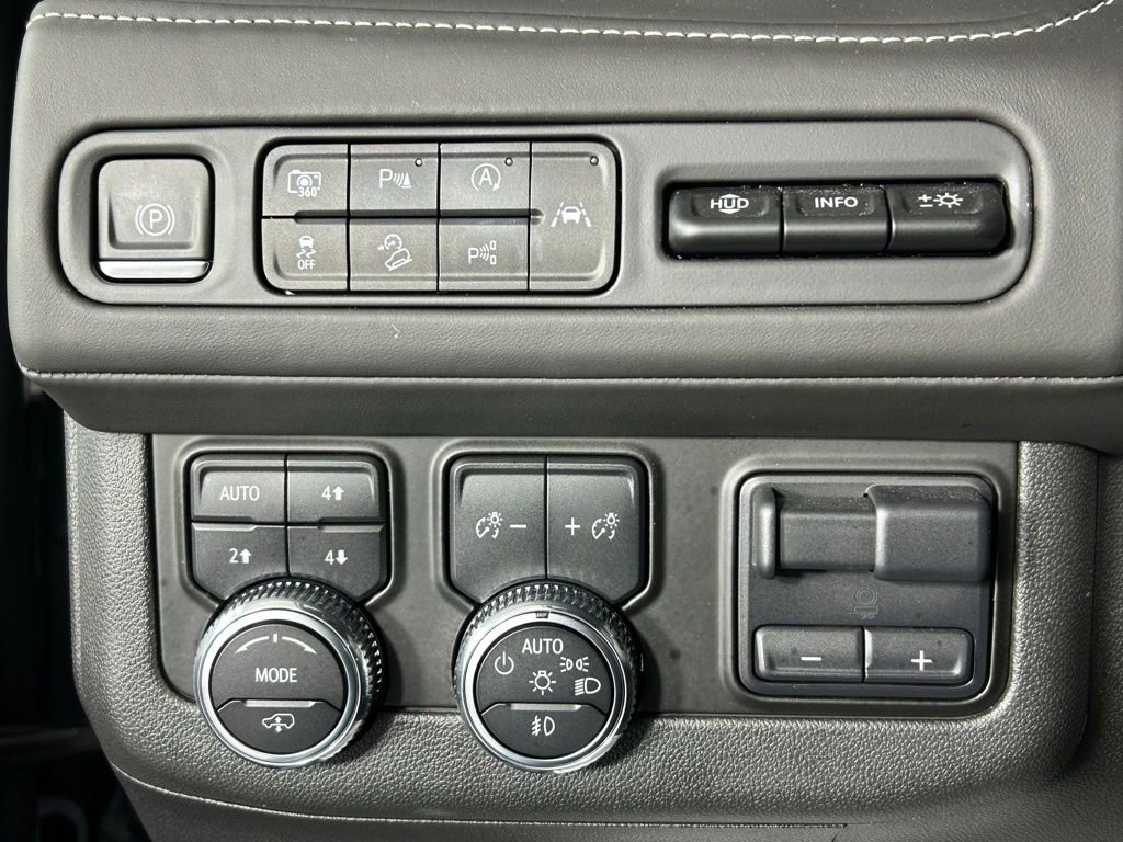 Used 2023 GMC Yukon Denali Ultimate w/ LPO, Floor Liner Package AWD/4WD image 34