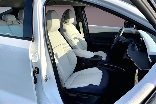 New 2026 Nissan Leaf Platinum+ w/ Cargo Package (Platinum+) image 10