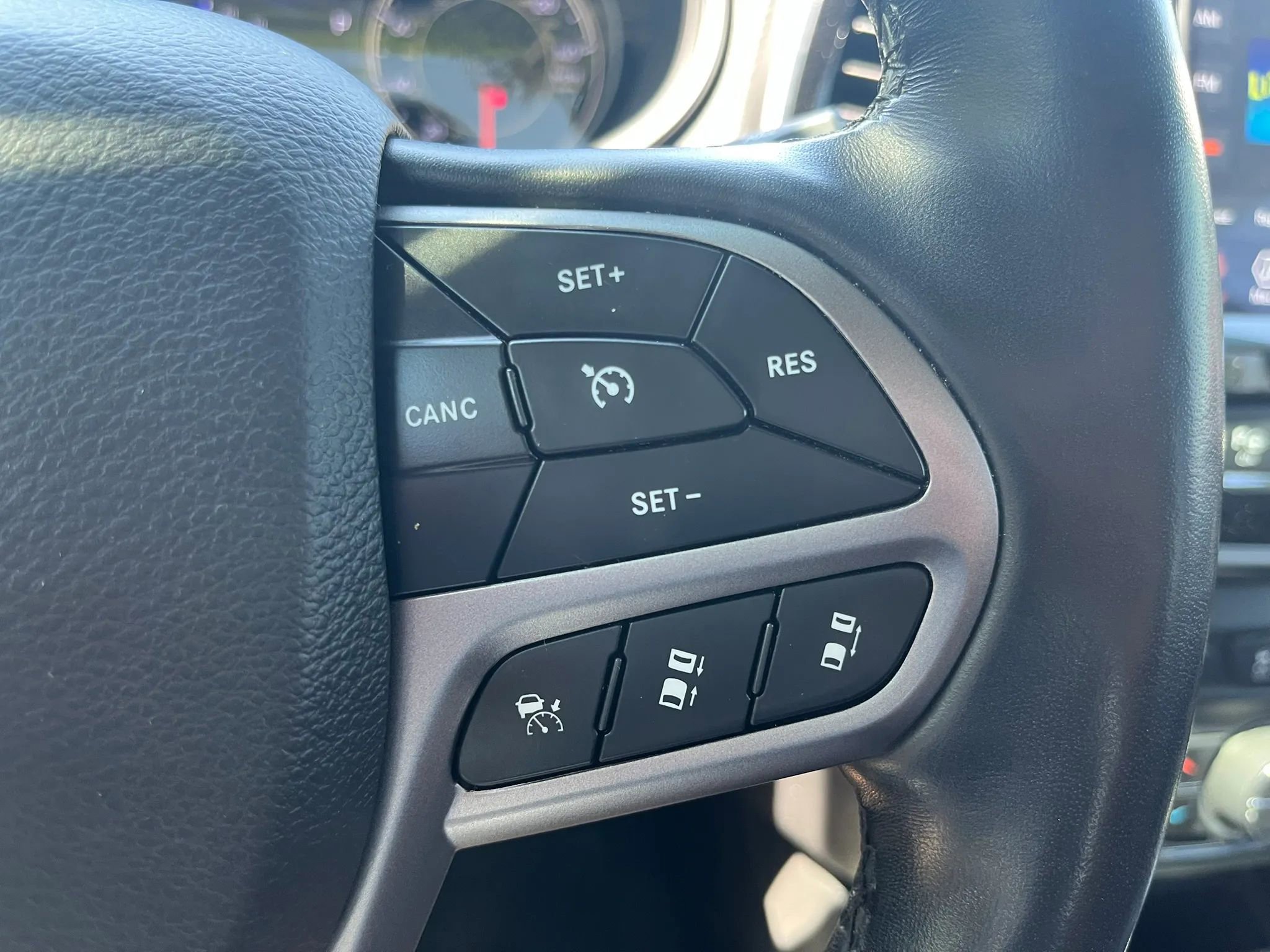 Used 2021 Jeep Cherokee Limited image 23