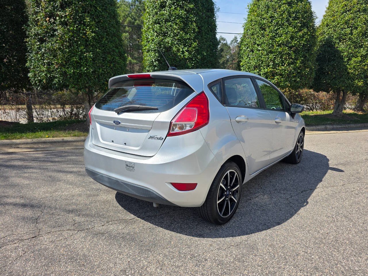 Used 2017 Ford Fiesta SE FWD image 5