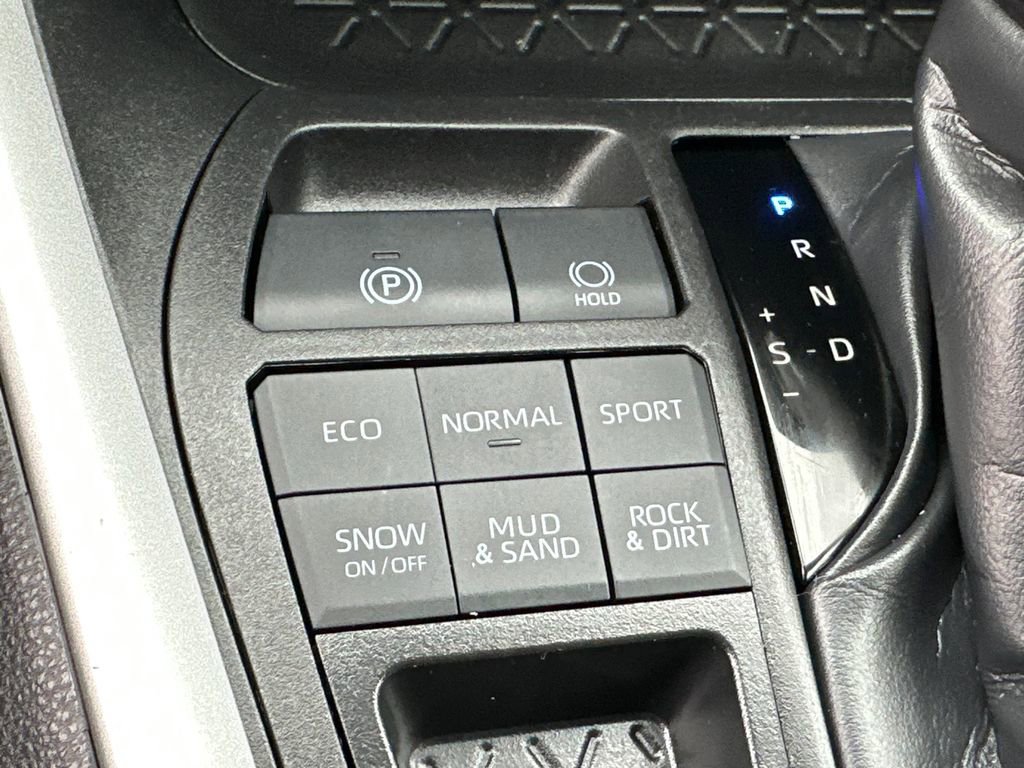Used 2024 Toyota RAV4 XLE image 29