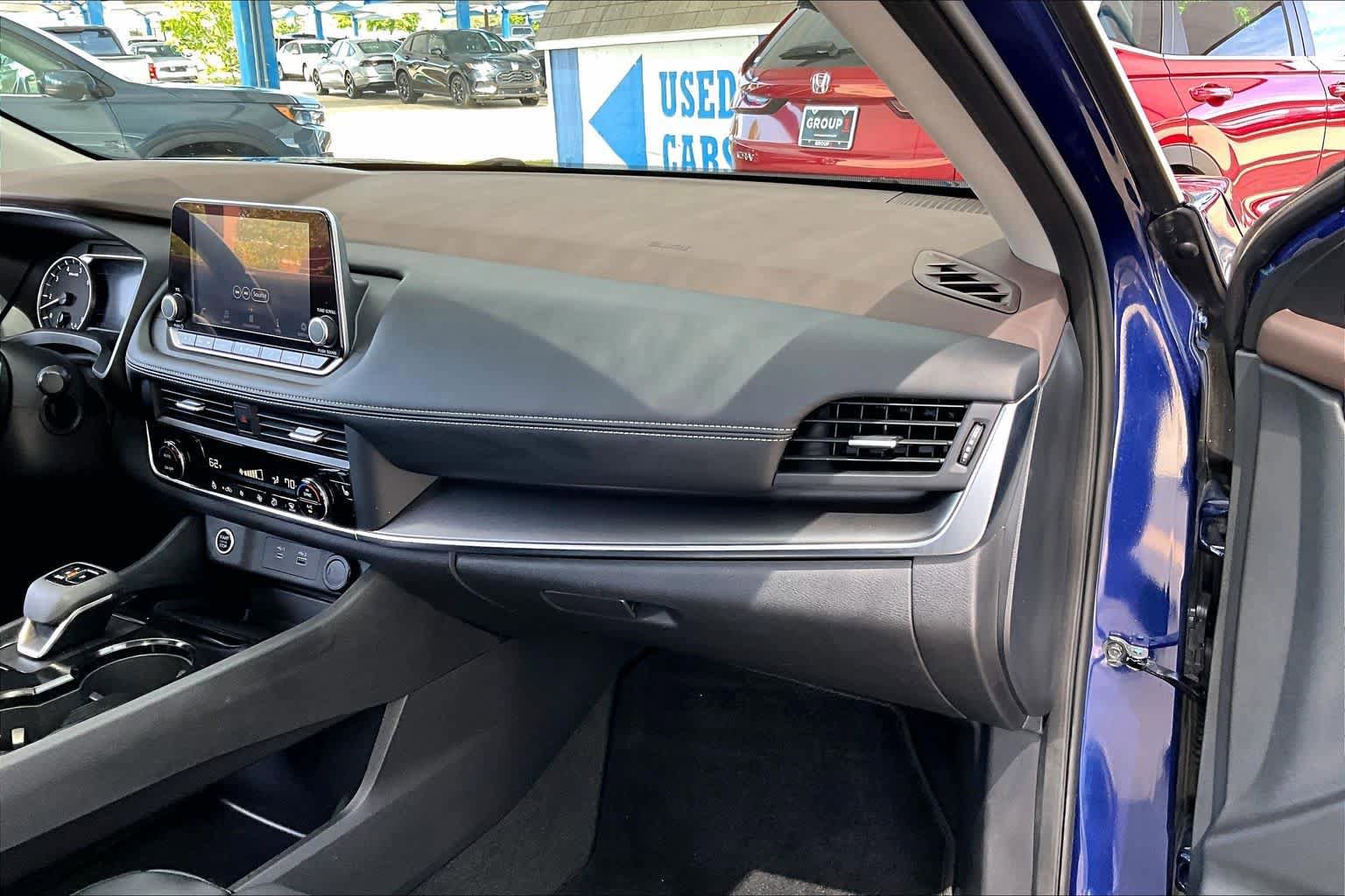 Used 2023 Nissan Rogue SV w/ SV Premium B Package FWD image 19