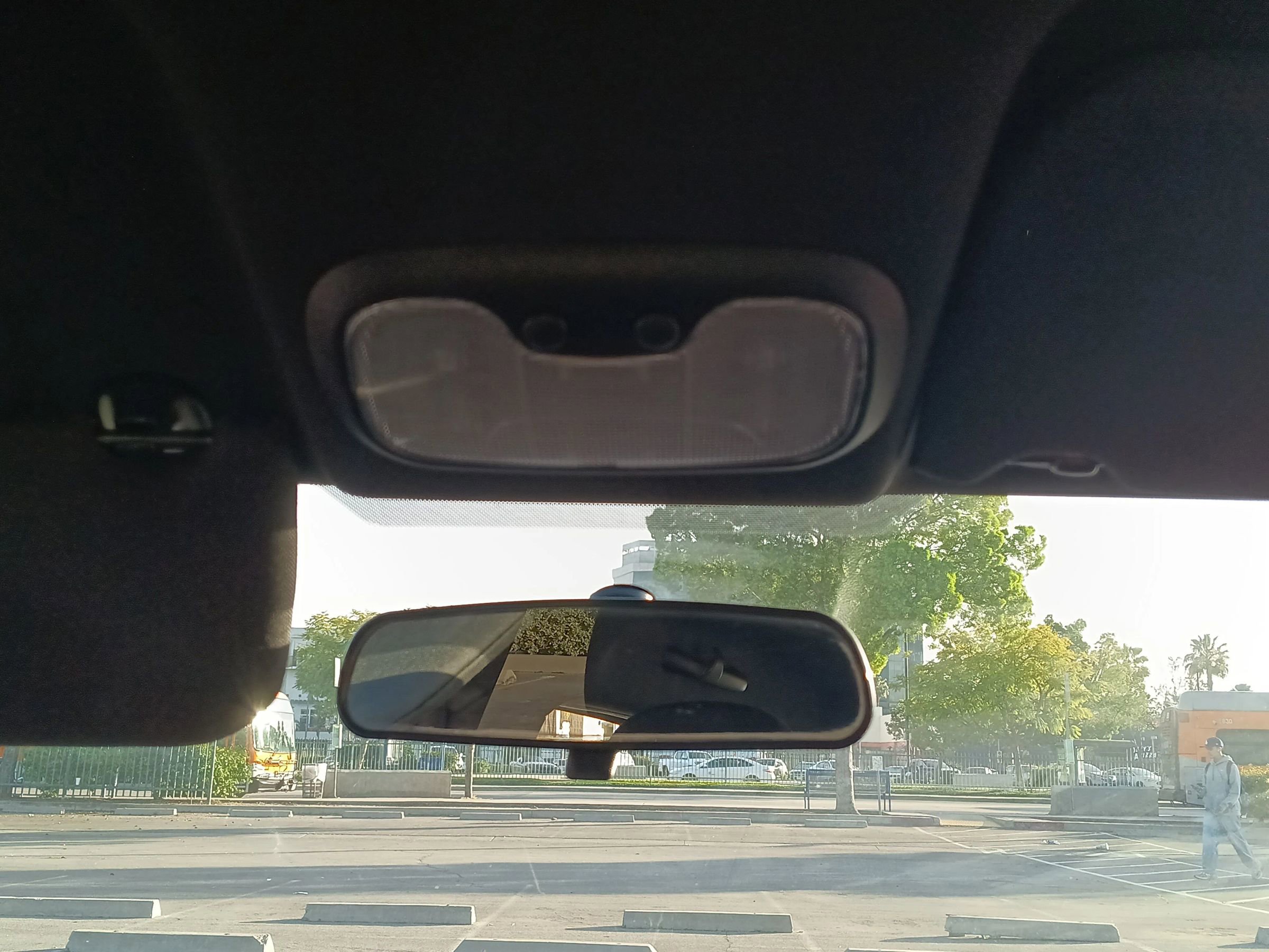 Used 2013 Dodge Avenger SE image 22