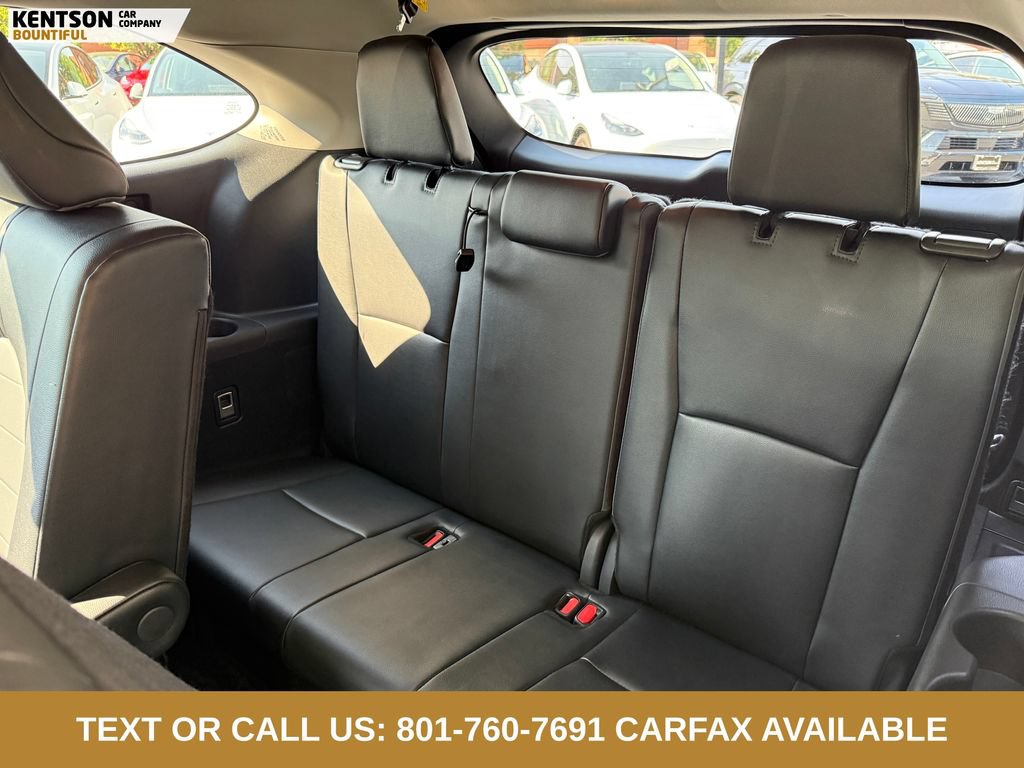 Used 2025 Toyota Highlander XLE AWD/4WD image 32