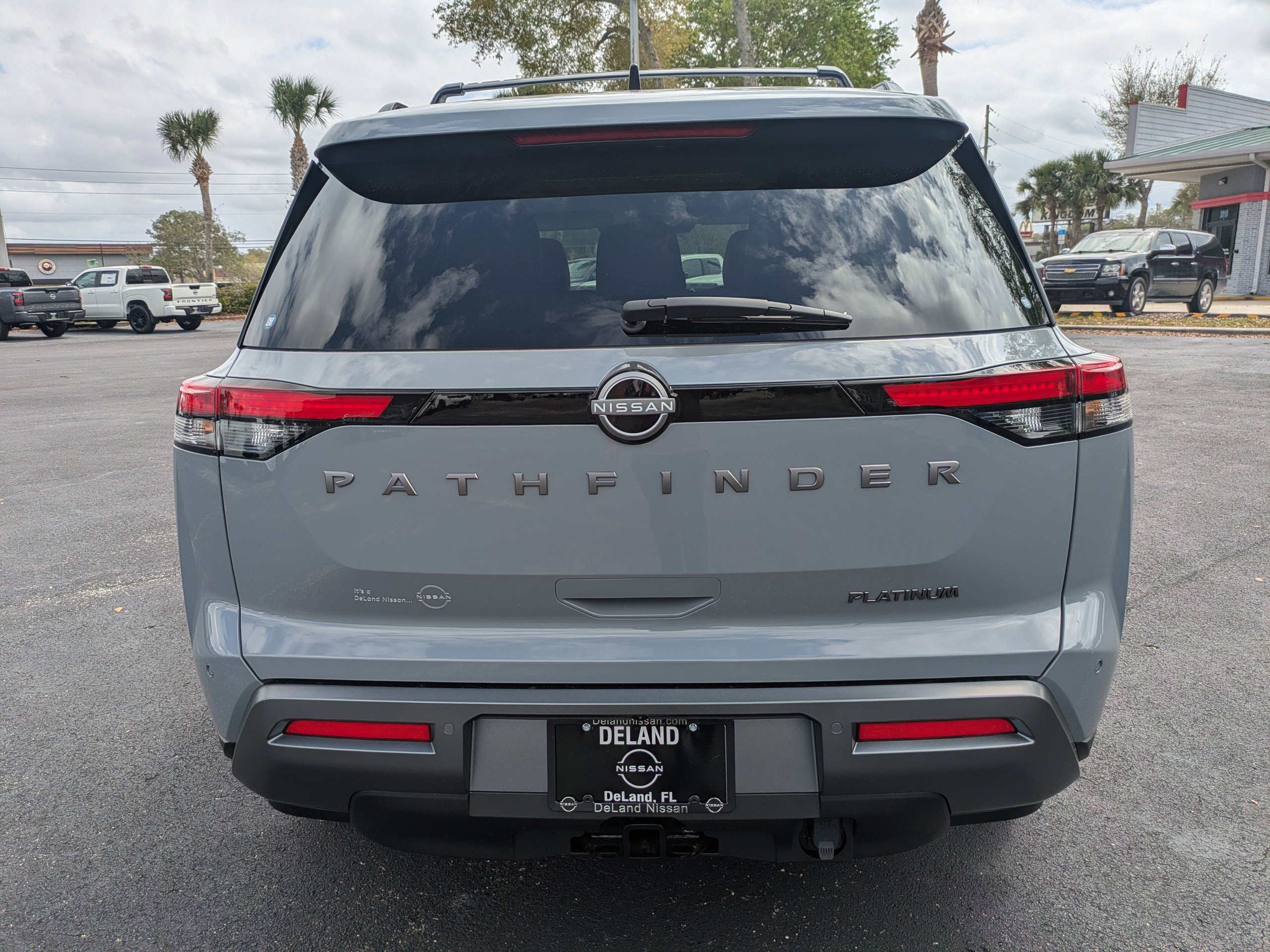 New 2026 Nissan Pathfinder Platinum w/ Cargo Package FWD image 5