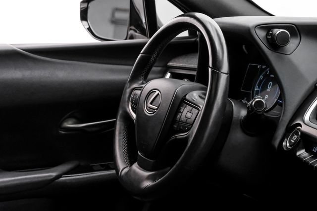 Used 2019 Lexus UX 200 w/ Premium Package FWD image 21