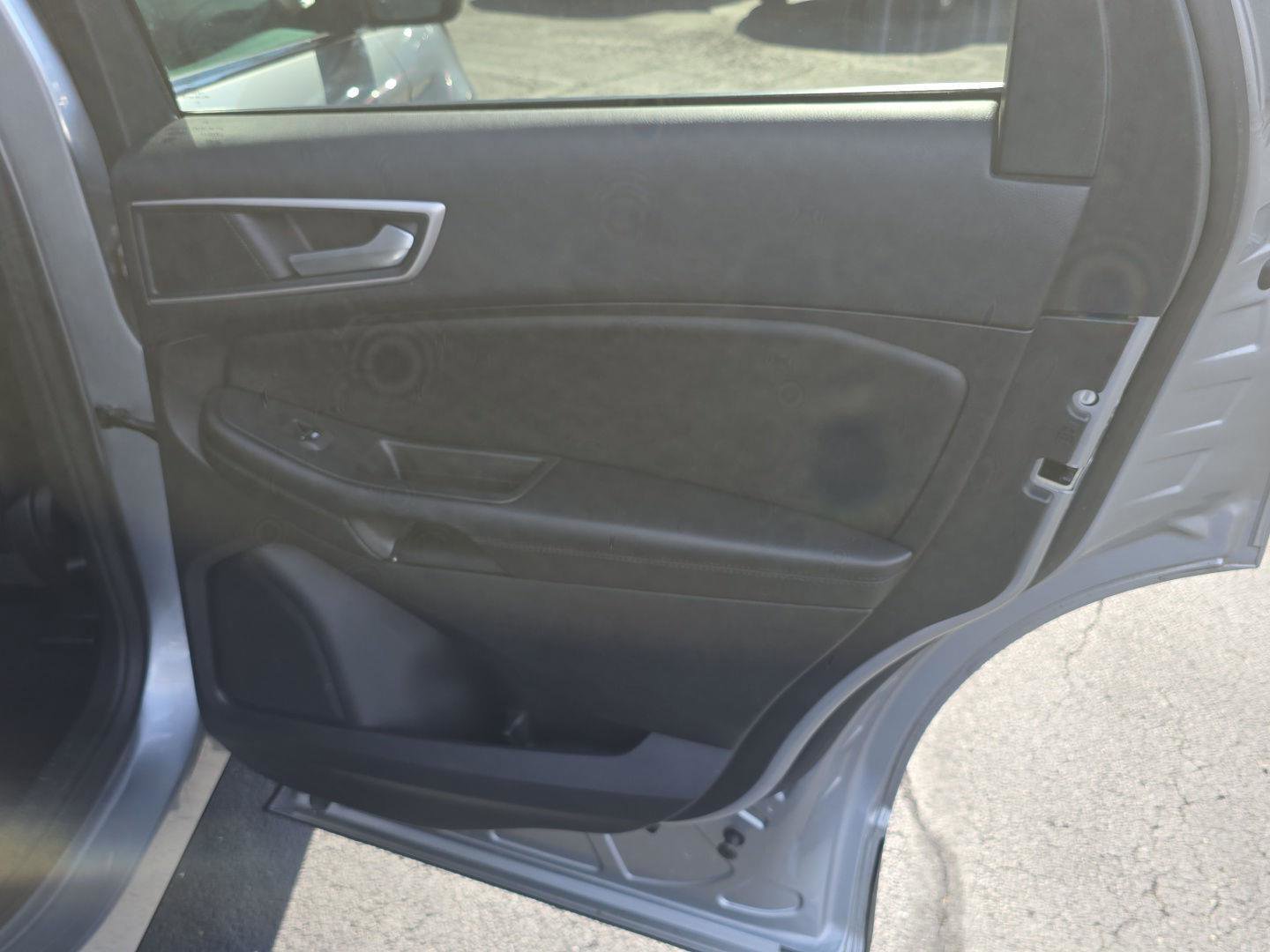 Used 2021 Ford Edge SEL image 28