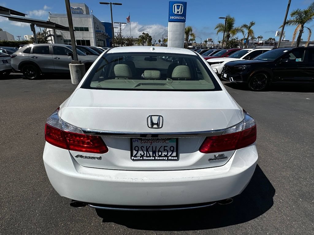 Used 2015 Honda Accord Touring image 4