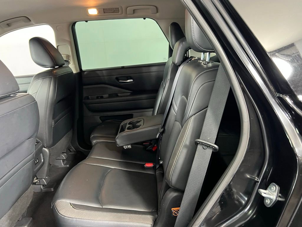 Used 2023 Nissan Pathfinder SL image 25