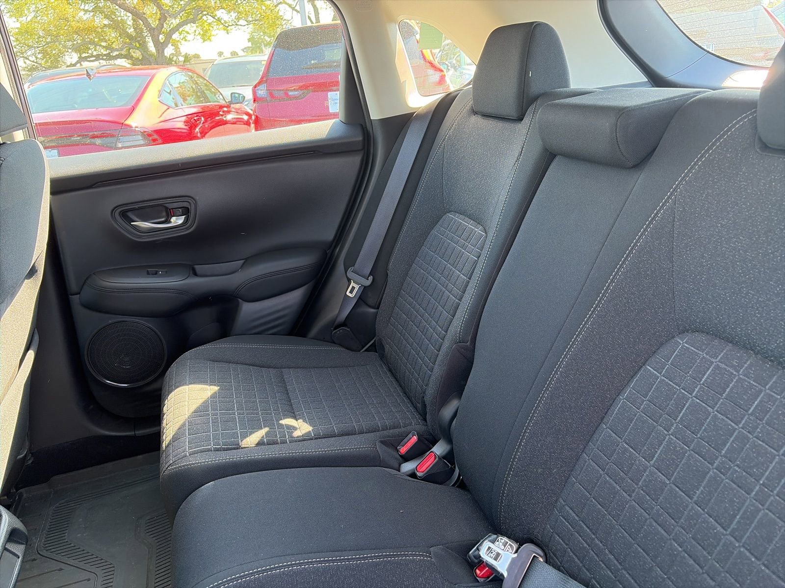 Used 2023 Honda HR-V LX image 9