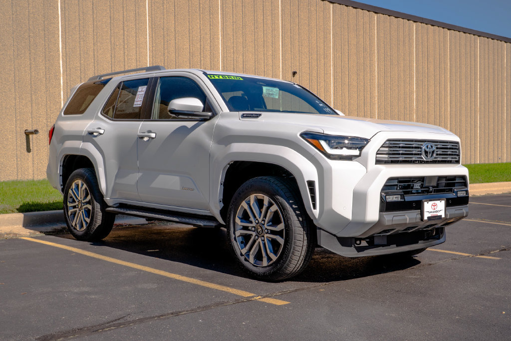 New 2026 Toyota 4Runner Limited AWD/4WD image 2