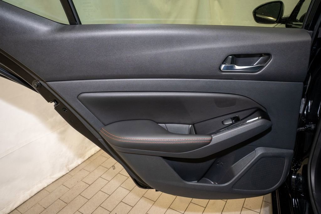 Used 2023 Nissan Altima 2.5 SR image 9