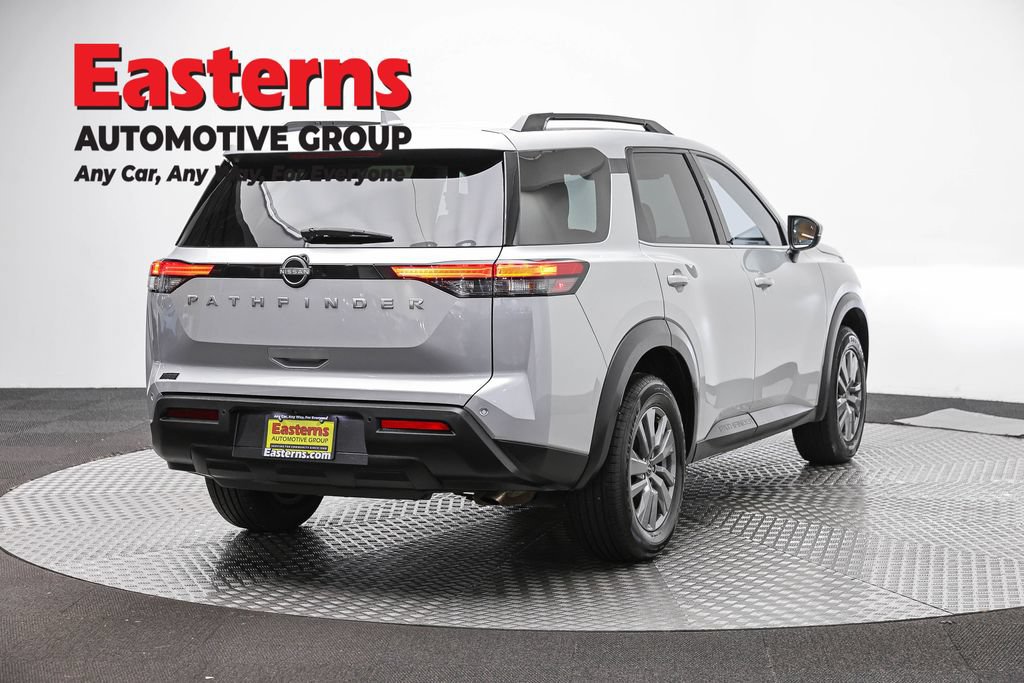Used 2025 Nissan Pathfinder SV FWD image 7