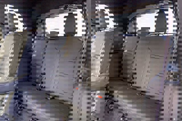 Used 2025 Buick Enclave Preferred AWD/4WD image 9