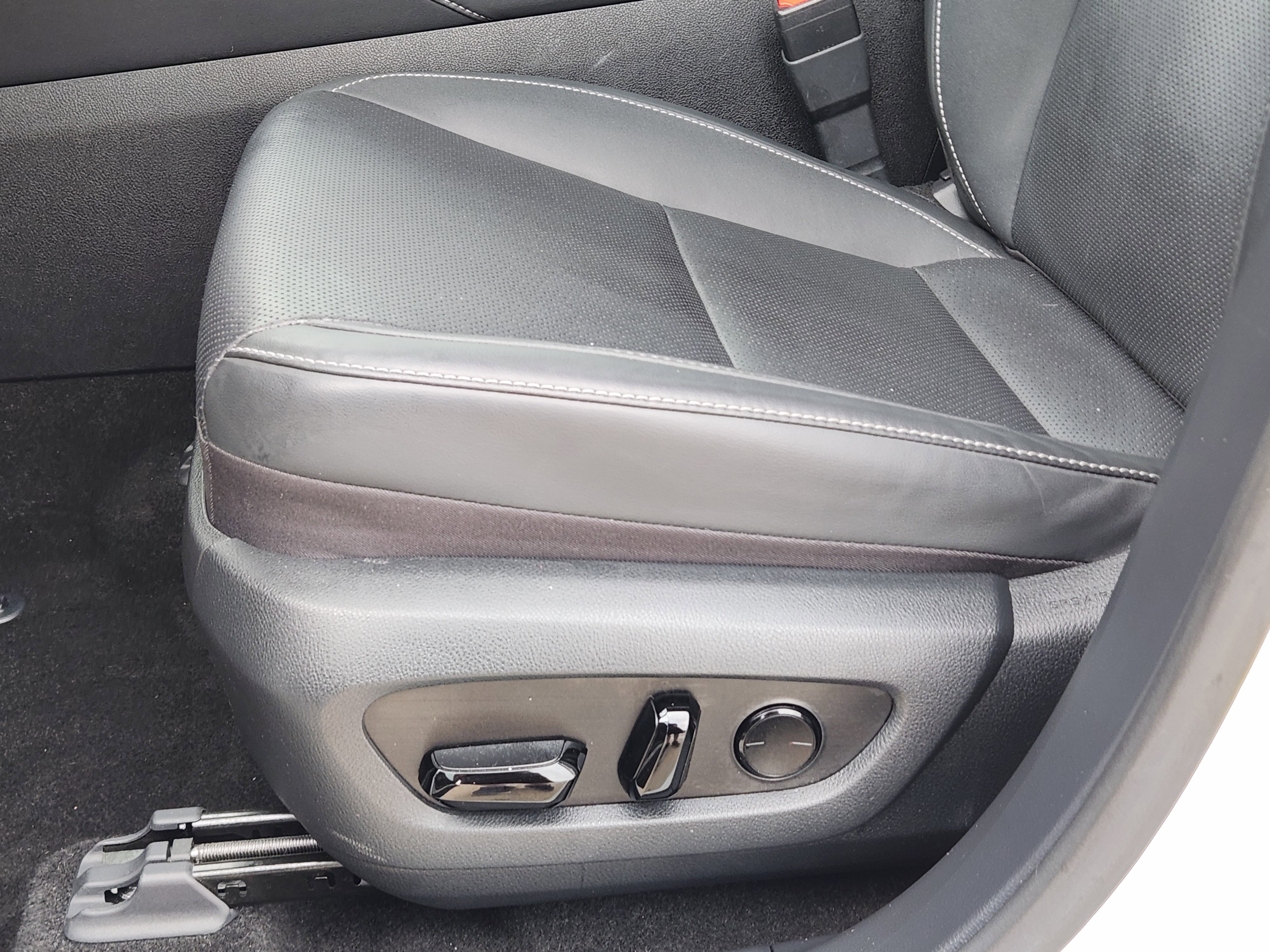 Used 2024 Lexus RX 350 Premium w/ Accessory Package (Z1) image 29