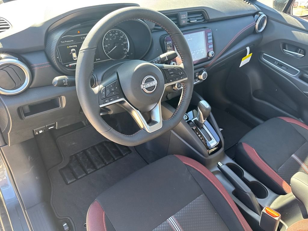 New 2025 Nissan Versa SR w/ Trunk Package image 15