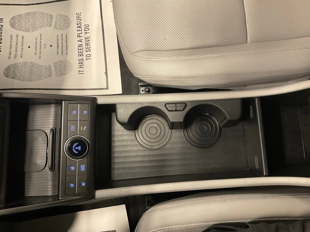 Used 2024 Hyundai Kona Limited image 21