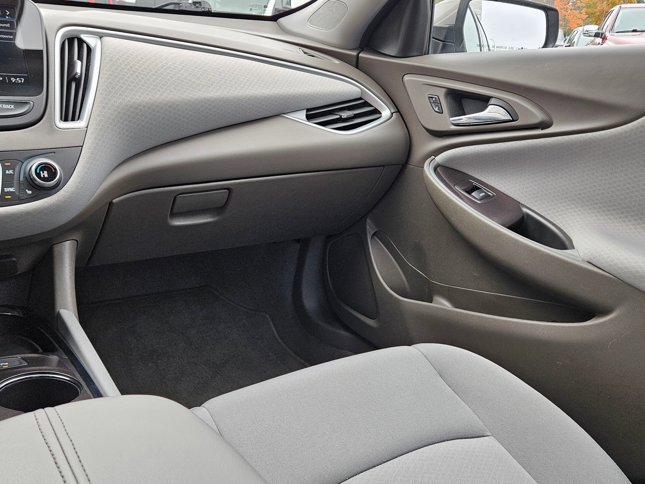 Used 2024 Chevrolet Malibu LT image 11