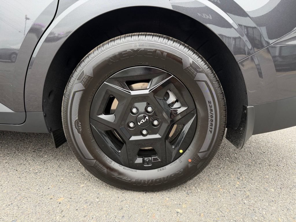 New 2026 Kia Carnival LX FWD image 37