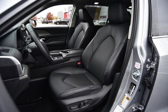 Used 2025 Toyota Grand Highlander XLE 4D Sport Utility image 22