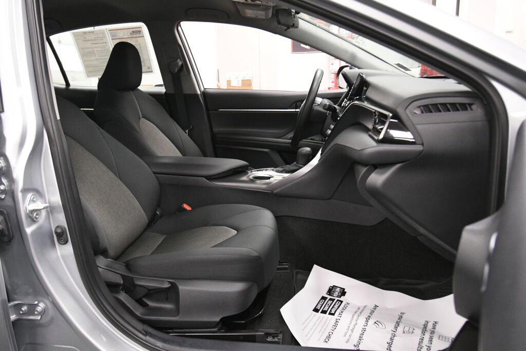 Used 2023 Toyota Camry LE FWD image 25