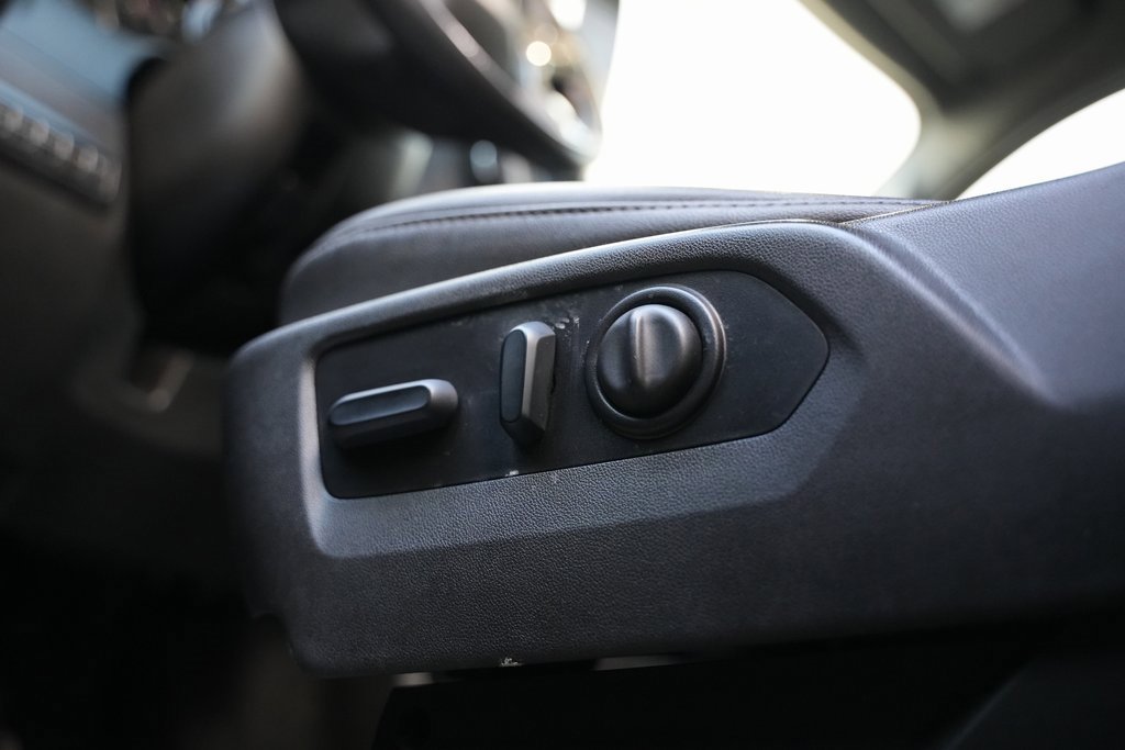 Used 2022 Chevrolet Silverado 2500 LT w/ Convenience Package image 35