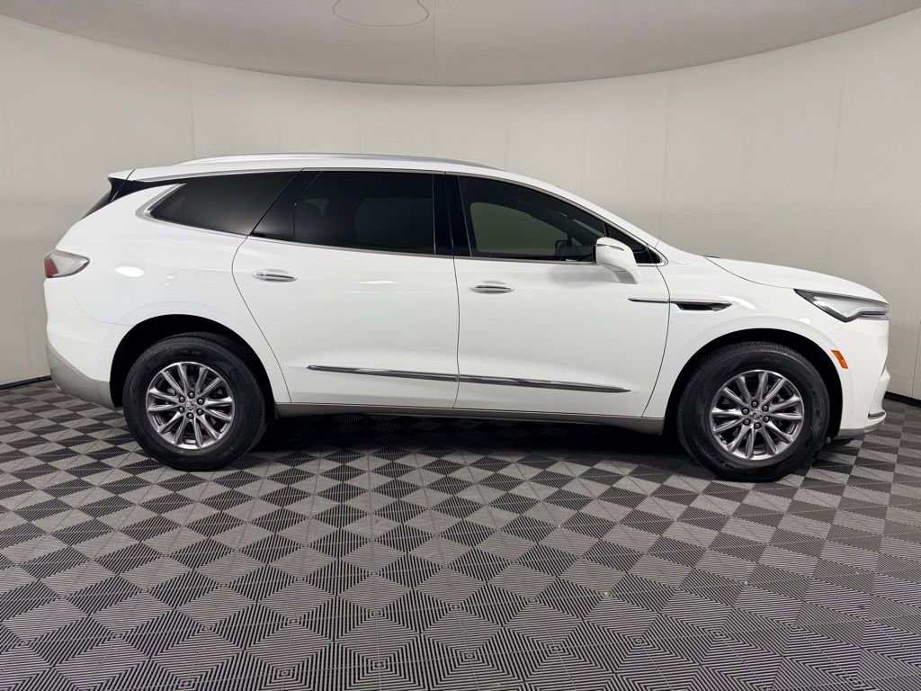 Used 2023 Buick Enclave Essence FWD image 5