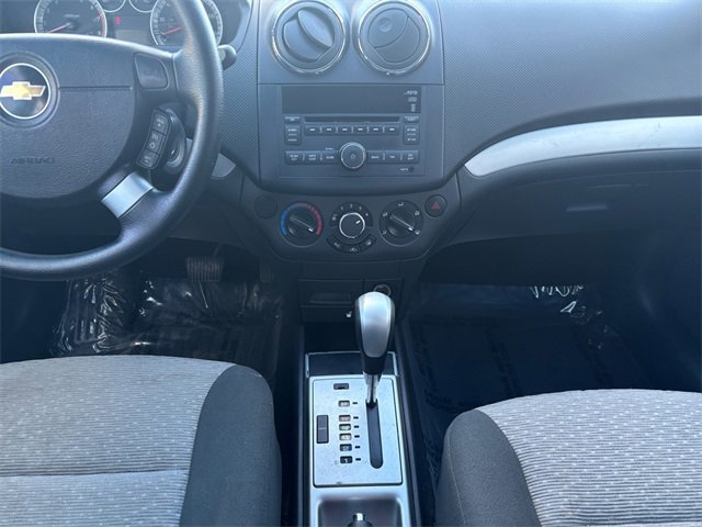 Used 2011 Chevrolet Aveo5 LT w/ Driver Convenience Package image 11