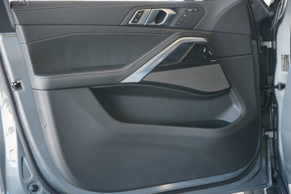 New 2026 BMW X6 xDrive40i w/ Premium Package image 9