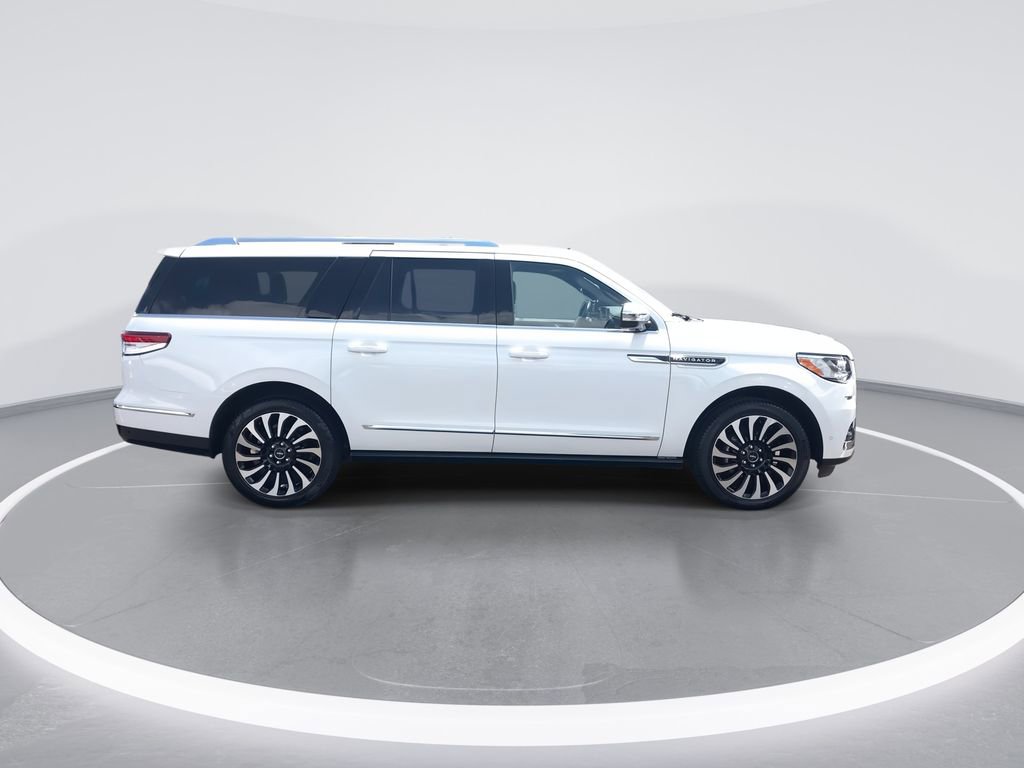 Used 2022 Lincoln Navigator L Black Label AWD/4WD image 9