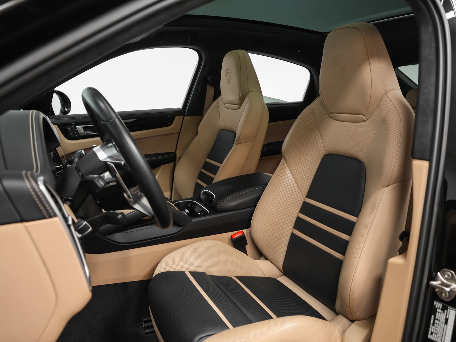 Certified 2023 Porsche Cayenne GTS AWD/4WD image 59