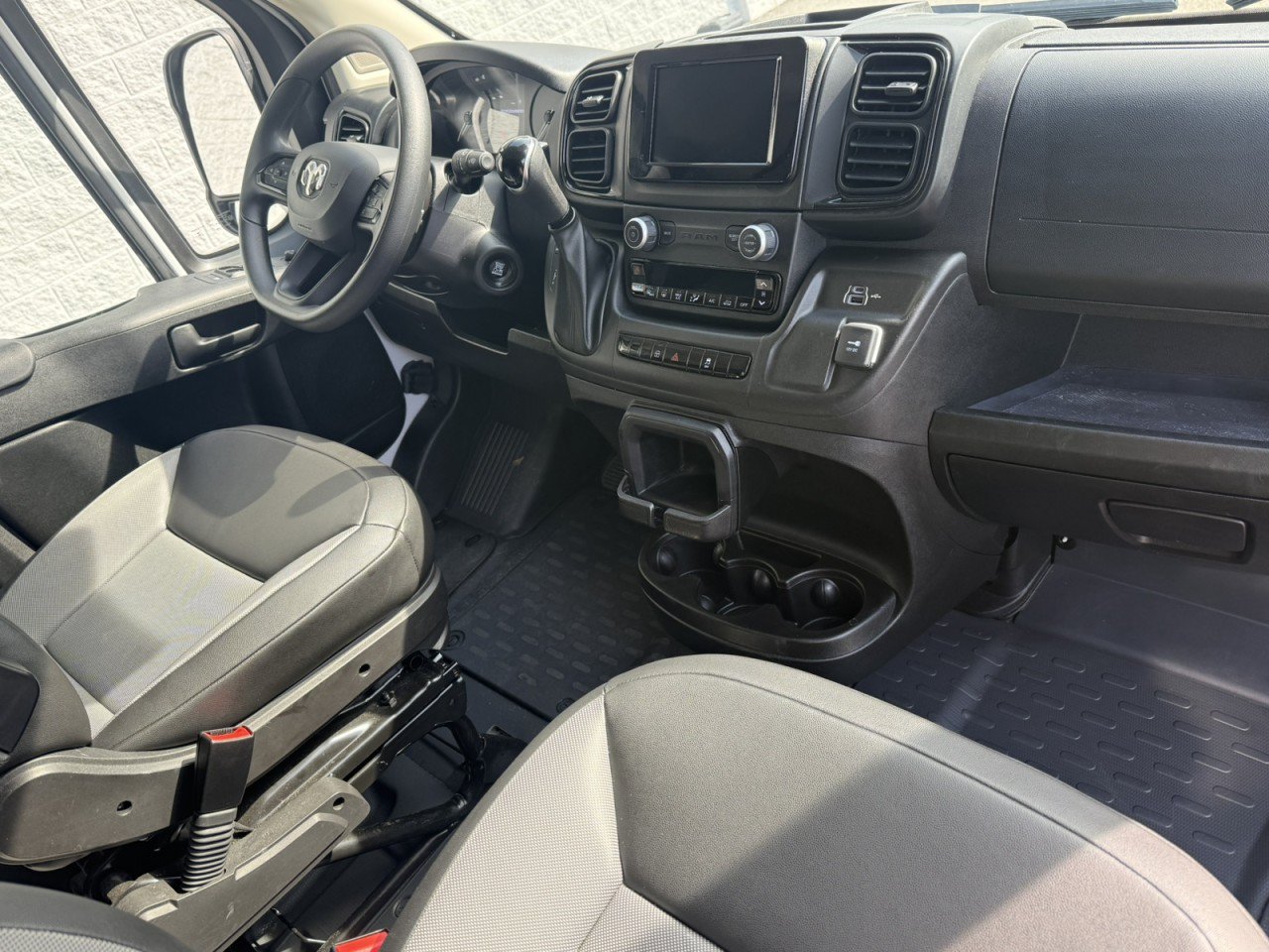 Used 2026 RAM ProMaster 2500 w/ Convenience Group FWD image 14