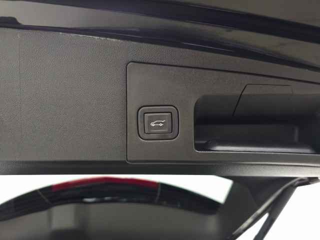 Certified 2025 Cadillac XT5 Premium Luxury w/ LPO, Floor Liner Package image 9