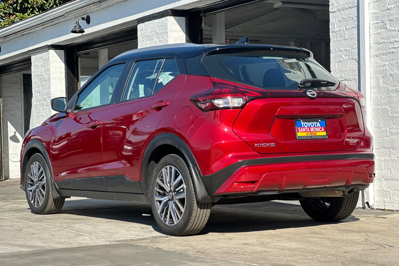 Used 2023 Nissan Kicks SV image 6