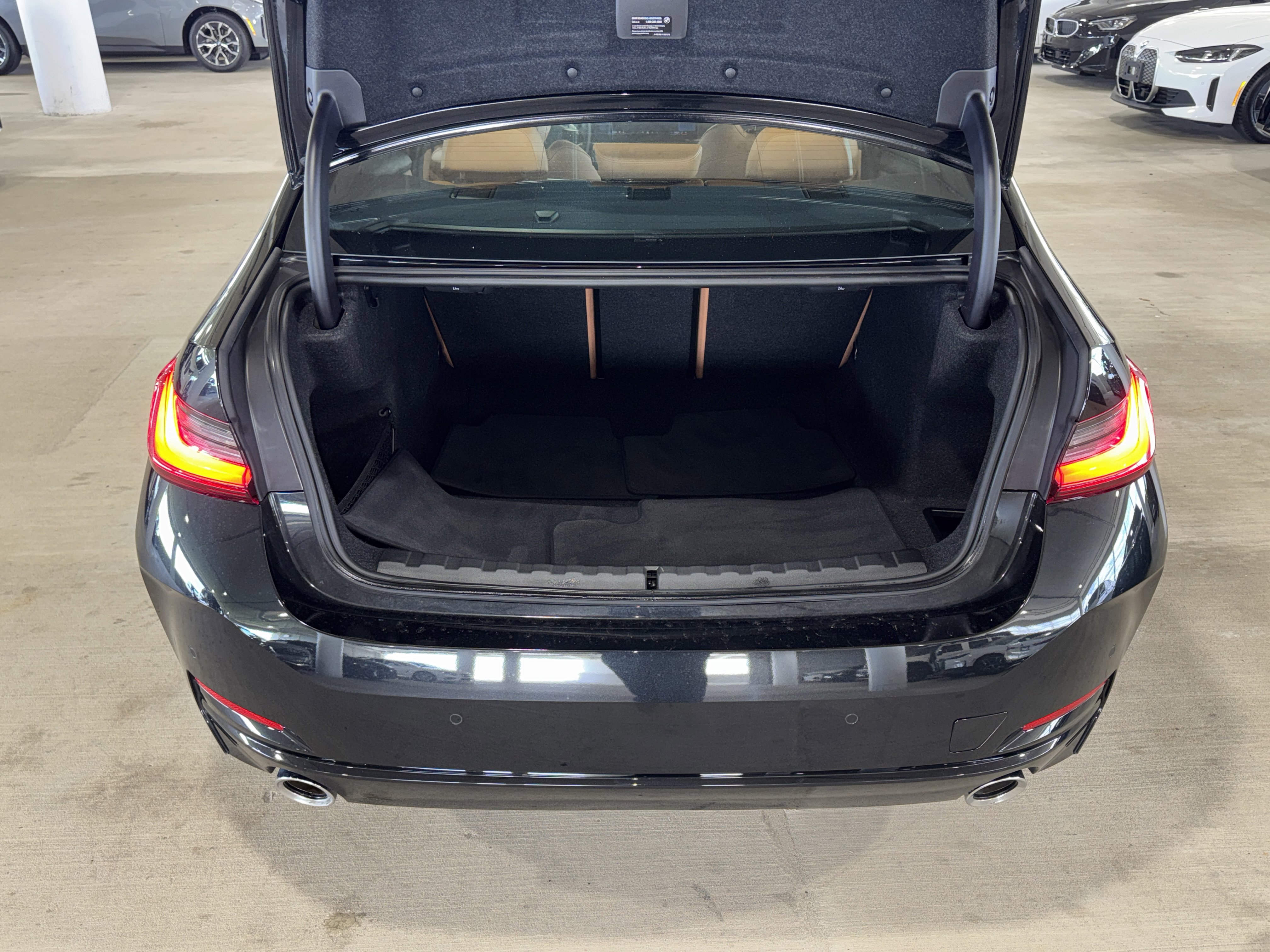 Certified 2025 BMW 330i xDrive Sedan w/ Convenience Package image 13