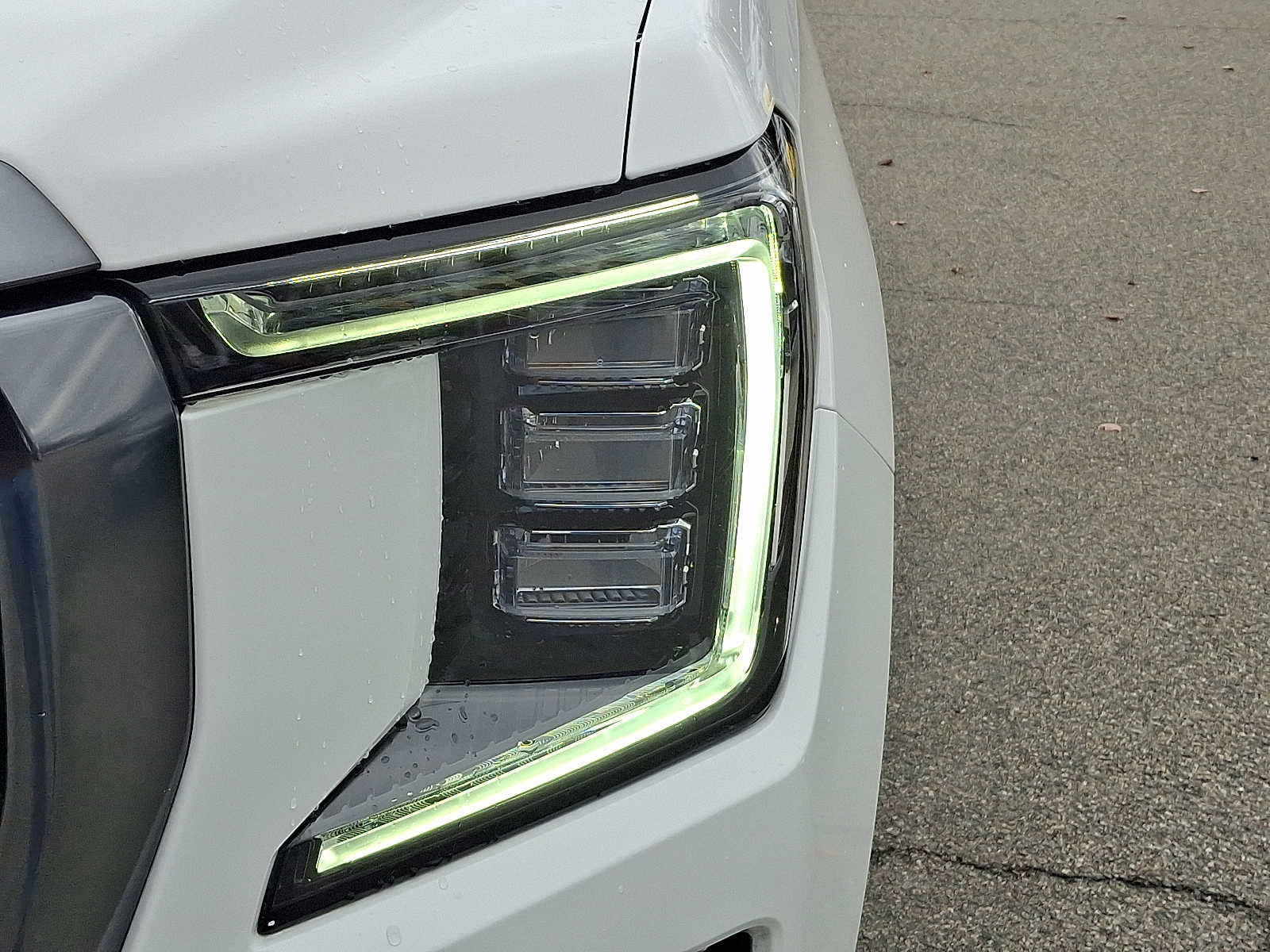 Used 2022 GMC Yukon AT4 image 10