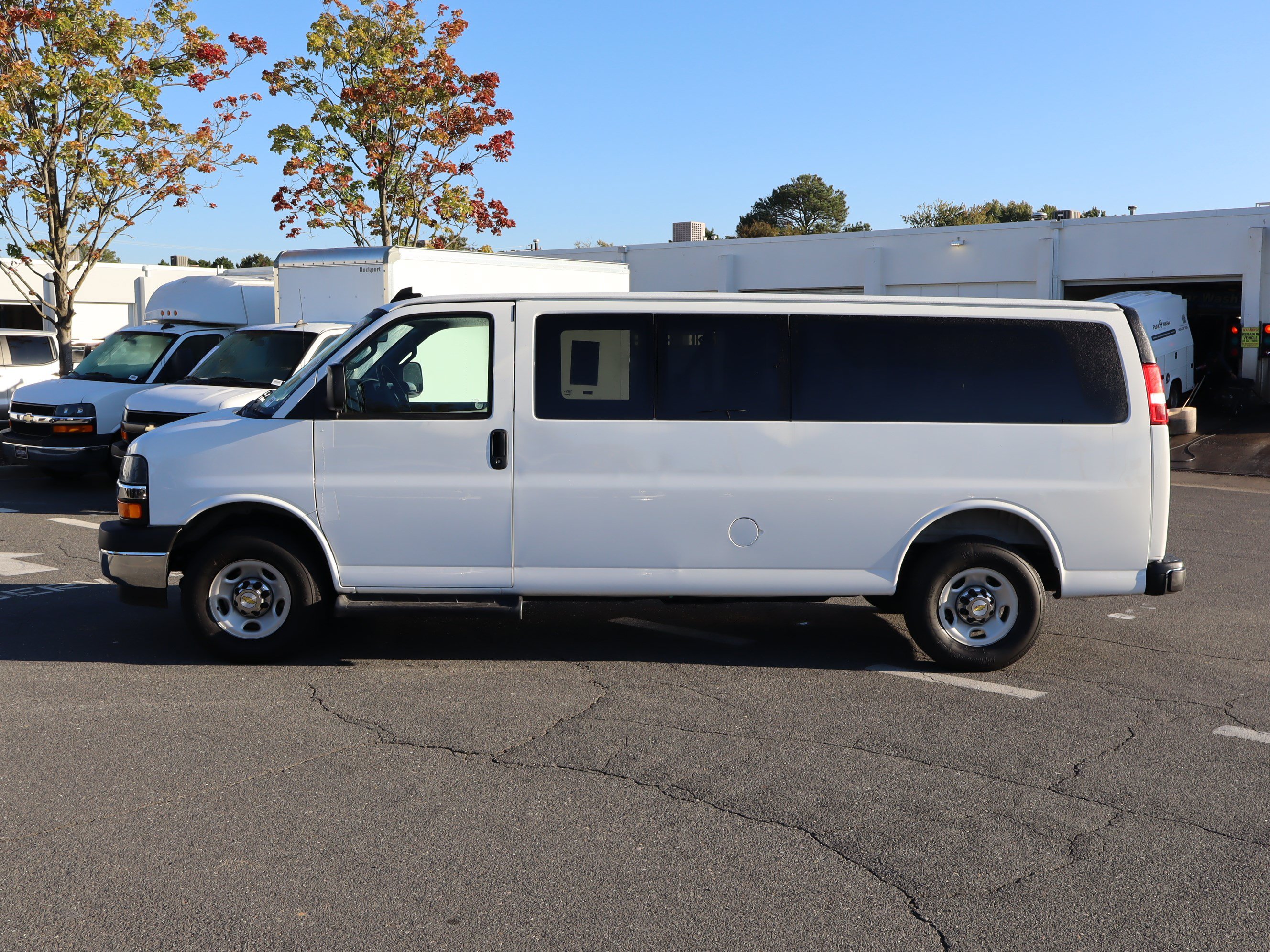 Used 2025 Chevrolet Express 3500 LT w/ LT Preferred Equipment Group RWD image 7