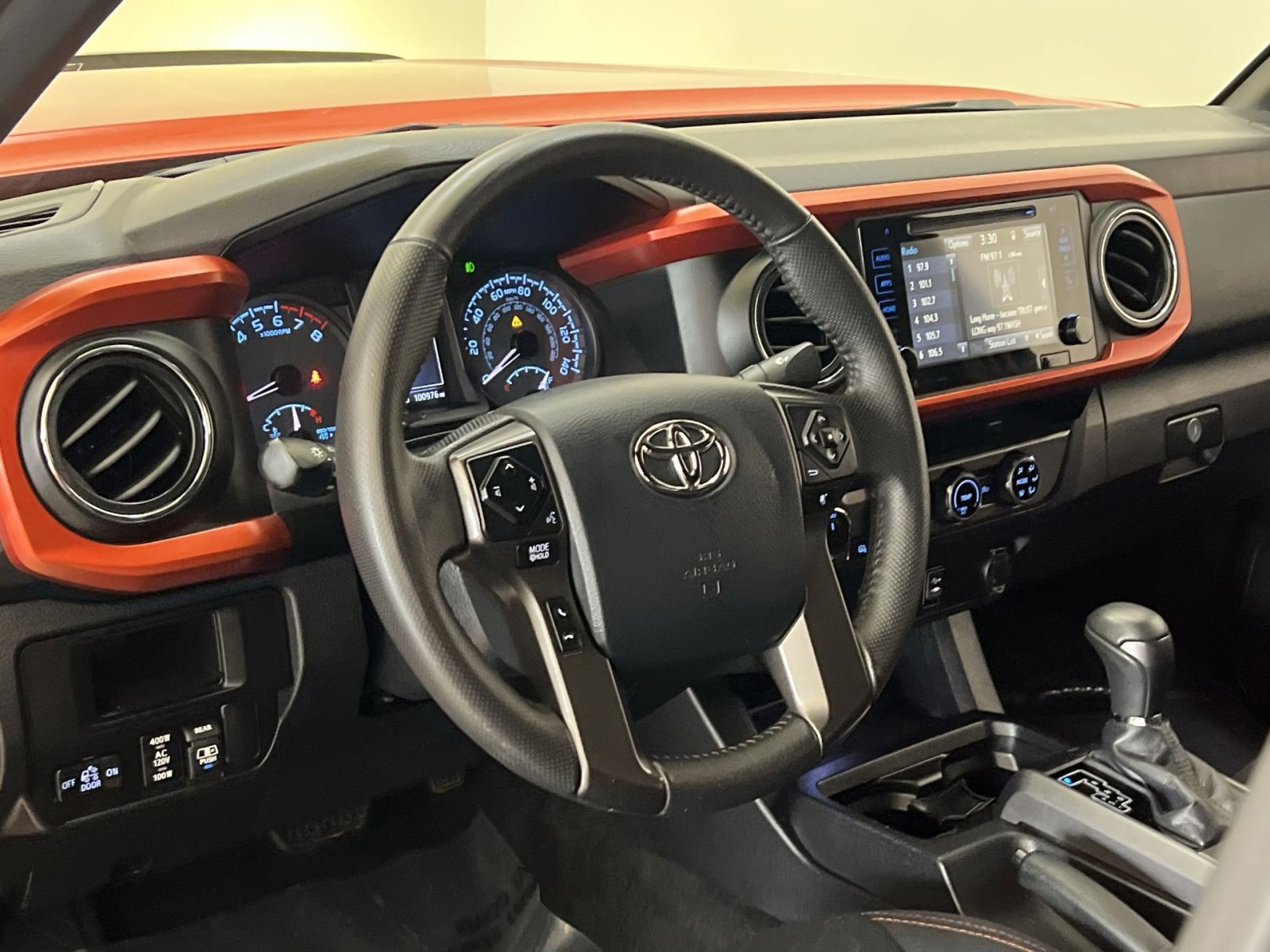 Used 2017 Toyota Tacoma TRD Off-Road w/ Tow Package (A/T) AWD/4WD image 15