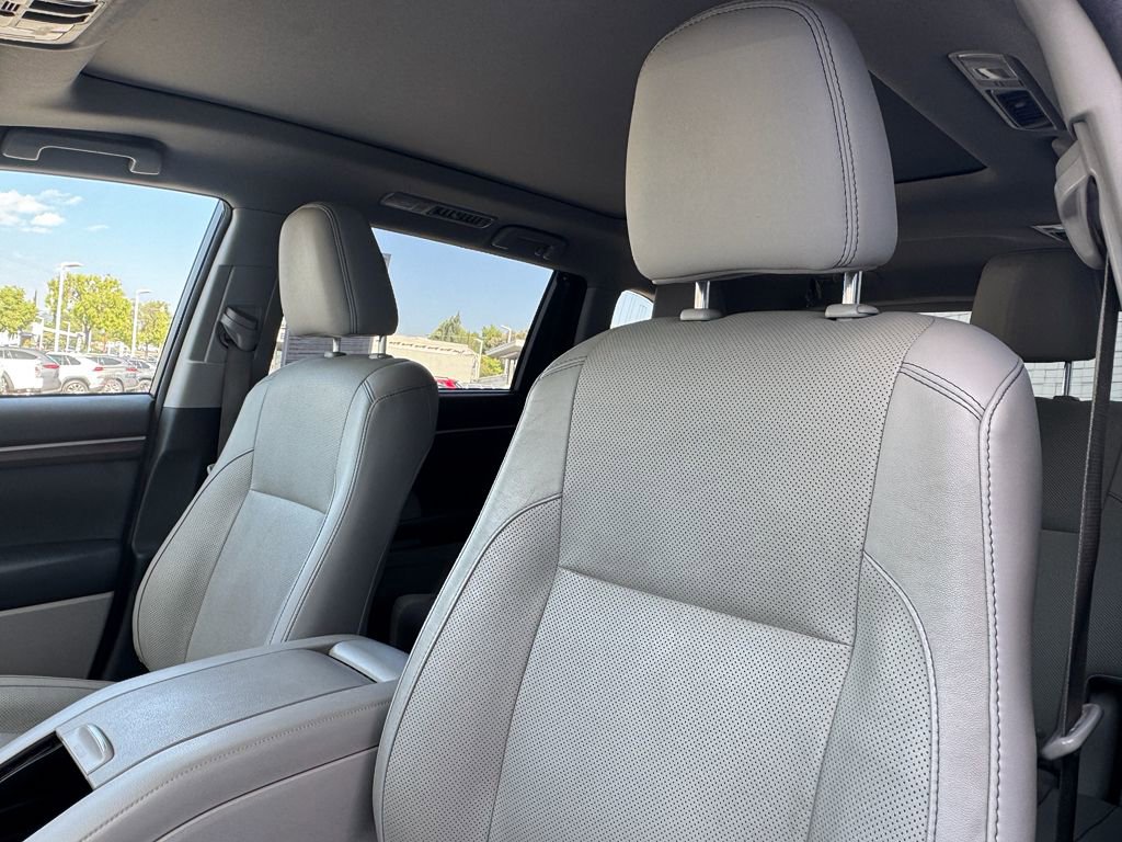 Used 2015 Toyota Highlander Limited Platinum image 22