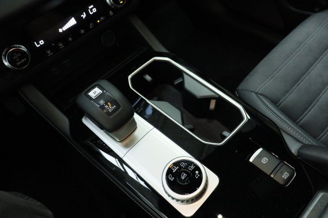 New 2026 Mitsubishi Outlander LE FWD image 14