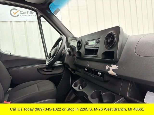 Used 2021 Freightliner Sprinter 1500 RWD image 29